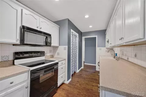 Kitchen - 1324 Highway O, Rolla, MO 65401 photo 1 of 4