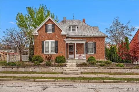 121 E 5th St, Hermann, MO 65041