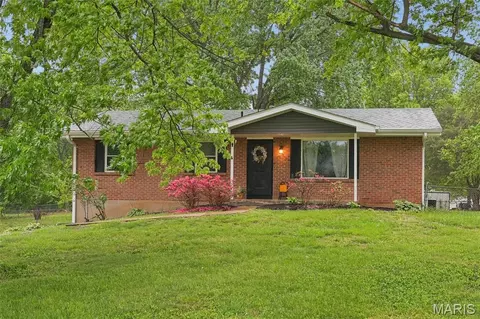 2714 Victoria Rd, Festus, MO 63028