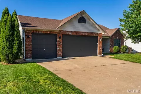 236 Hutchings Farm Dr N, O'fallon, MO 63368