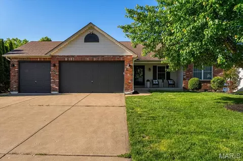236 Hutchings Farm Dr N, O'fallon, MO 63368