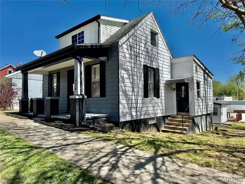 1024 S Charles St, Belleville, IL 62220