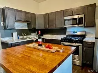 4537 S Compton Ave, Saint Louis, MO 63111 photo 4