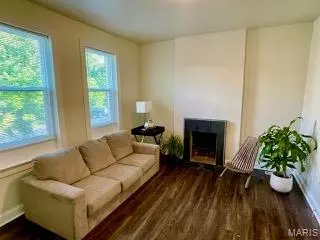 4537 S Compton Ave, Saint Louis, MO 63111 photo 2