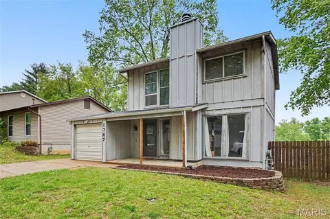 1767 Williamsburg Dr, Barnhart, MO 63012