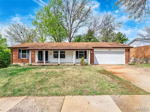 12967 Vanderwood Dr, Black Jack, MO 63033