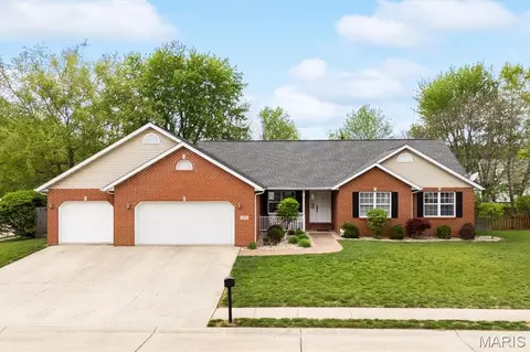 1201 Usher Dr, O'fallon, IL 62269