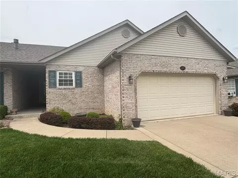4549 Elk Meadows Ln, Smithton, IL 62285