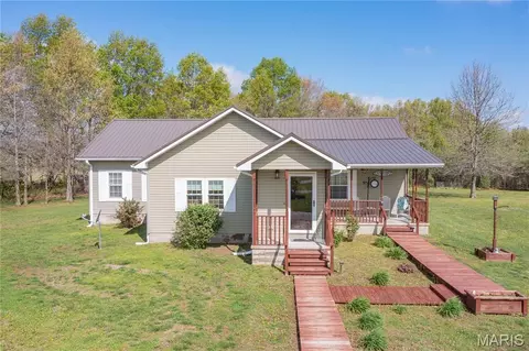 1543 N 1525 St, Brownstown, IL 62418