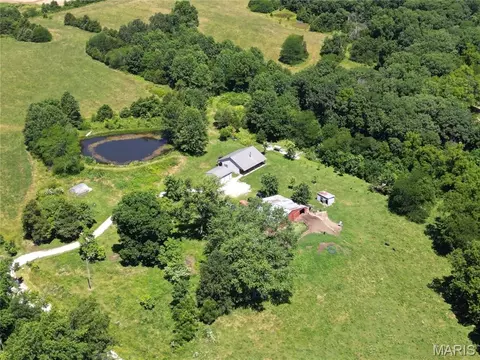 4710 Pike 451, Curryville, MO 63339