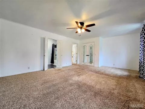 Bedroom - 2009 Crescent Dr, Hannibal, MO 63401 photo 1 of 2