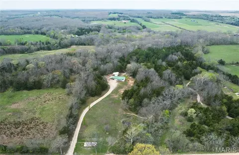 214 Hobby Hut Rd, Leasburg, MO 65535