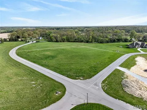 507 Castle Rock Bend Dr, St Peters, MO 63366