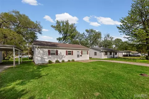 805 E 5th St, Cahokia, IL 62206