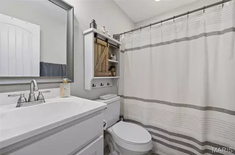 Bath - 191 Ridgeview Dr, Saint Robert, MO 65584 photo 2 of 3