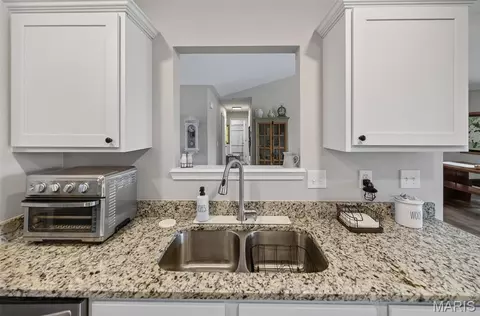 Kitchen - 191 Ridgeview Dr, Saint Robert, MO 65584 photo 3 of 3