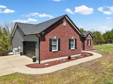 Exterior - 3085 Flucom Rd, De Soto, MO 63020 photo 14 of 16