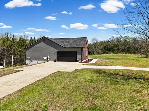 Exterior - 3085 Flucom Rd, De Soto, MO 63020 photo 12 of 16