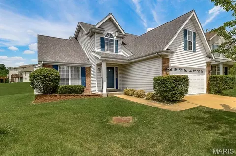 4647 Robbins Grove Dr, Florissant, MO 63034