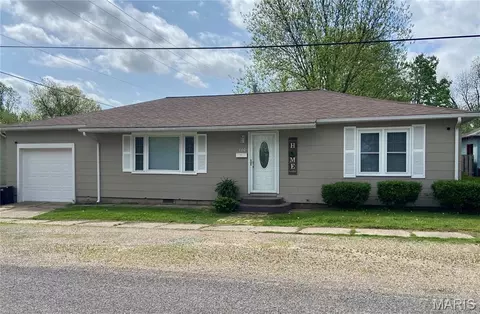 110 E Carter St, Dexter, MO 63841