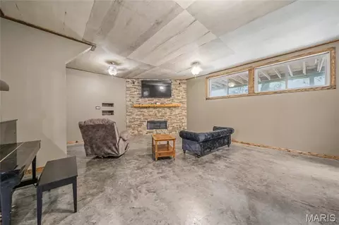 Living - 1020 County Road 532, Jackson, MO 63755 photo 1 of 3