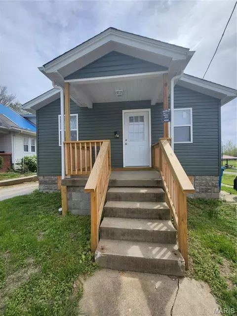 1261 State St, Alton, IL 62002