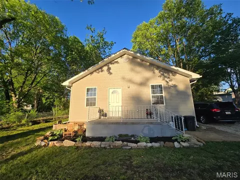 201 Flat River Dr, Park Hills, MO 63601