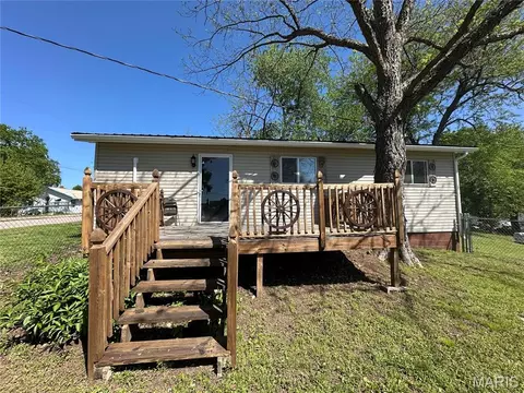 Exterior - 403 E 2nd St, Salem, MO 65560 photo 4 of 17