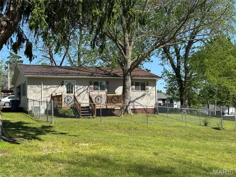 Exterior - 403 E 2nd St, Salem, MO 65560 photo 8 of 17