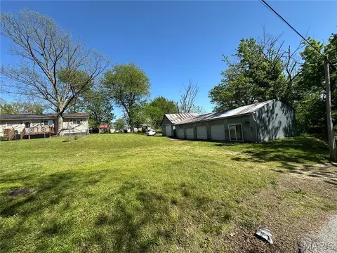 Exterior - 403 E 2nd St, Salem, MO 65560 photo 16 of 17