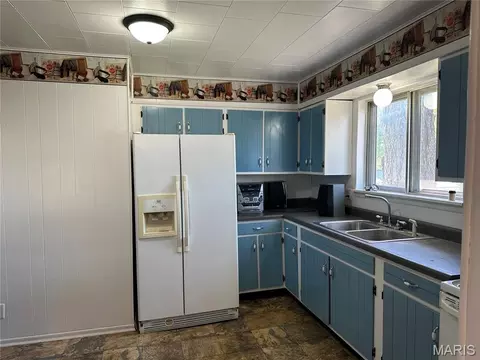 Kitchen - 403 E 2nd St, Salem, MO 65560 photo 3 of 5