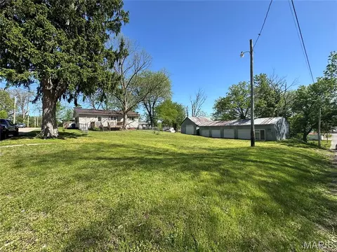 Exterior - 403 E 2nd St, Salem, MO 65560 photo 17 of 17