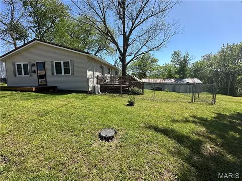 Exterior - 403 E 2nd St, Salem, MO 65560 photo 1 of 17
