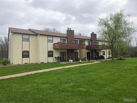 18468 Lakeview Cir #101, Monroe City, MO 63456