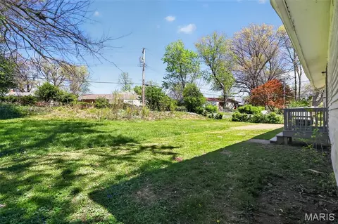 Exterior - 117 Bayview Dr, Ferguson, MO 63135 photo 7 of 7