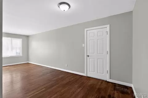 Living - 117 Bayview Dr, Ferguson, MO 63135 photo 1 of 5