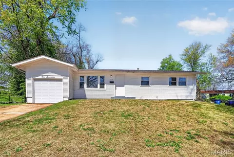 117 Bayview Dr, Ferguson, MO 63135