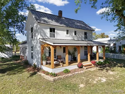 6933 Russell Rd, Hillsboro, MO 63050