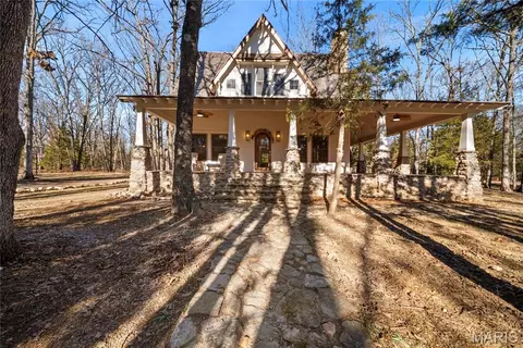 21255 Lark Rd, Lebanon, MO 65536