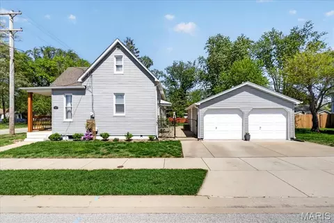 303 E Church St, Mascoutah, IL 62258
