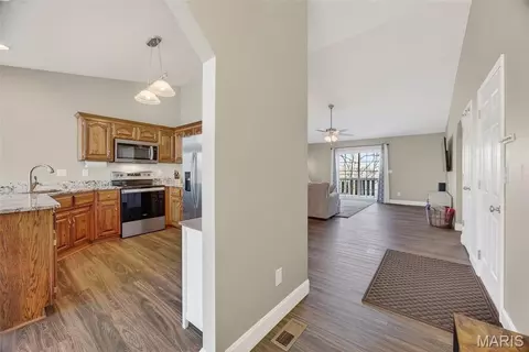 Entry Way - 115 Saw Mill Rd, Saint Robert, MO 65584 photo 2 of 5
