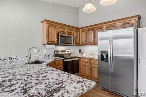Kitchen - 115 Saw Mill Rd, Saint Robert, MO 65584 photo 3 of 4