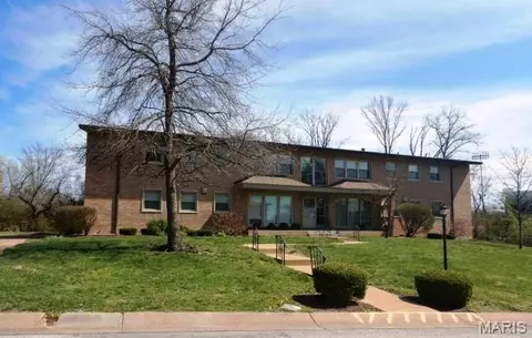 4 Delcrest Ct #201, Saint Louis, MO 63124