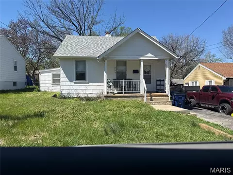 3339 W Tennyson Ave, Breckenridge Hills, MO 63114