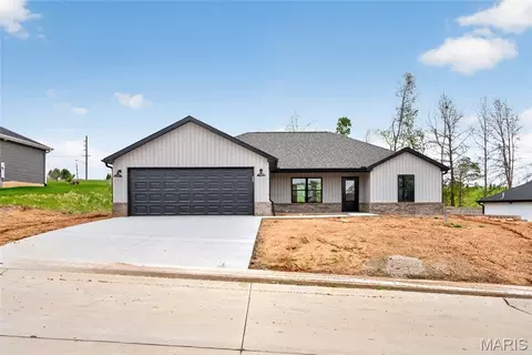 4098 Chapel Ridge Dr, Jackson, MO 63755