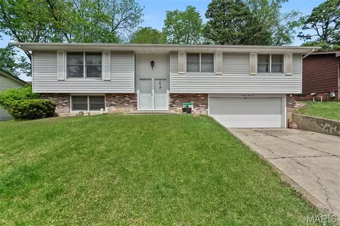 1826 Recardo Dr, Cape Girardeau, MO 63701