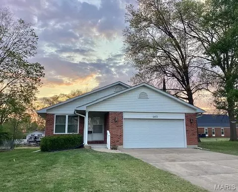 107 Vincent St, Pacific, MO 63069