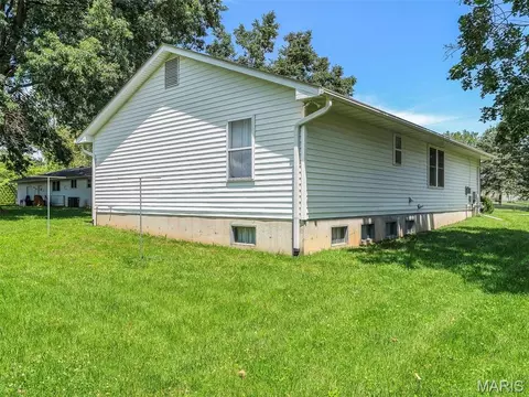 Exterior - 107 Vincent St, Pacific, MO 63069 photo 3 of 8