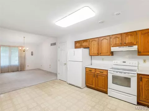 Kitchen - 107 Vincent St, Pacific, MO 63069 photo 2 of 3