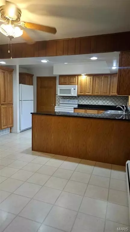 Kitchen - 383 Vernon St, Sullivan, MO 63080 photo 3 of 3